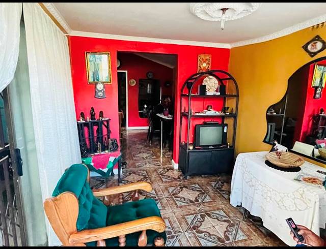 2 BEDROOM HOUSE FOR SALE IN MANDELA PARK